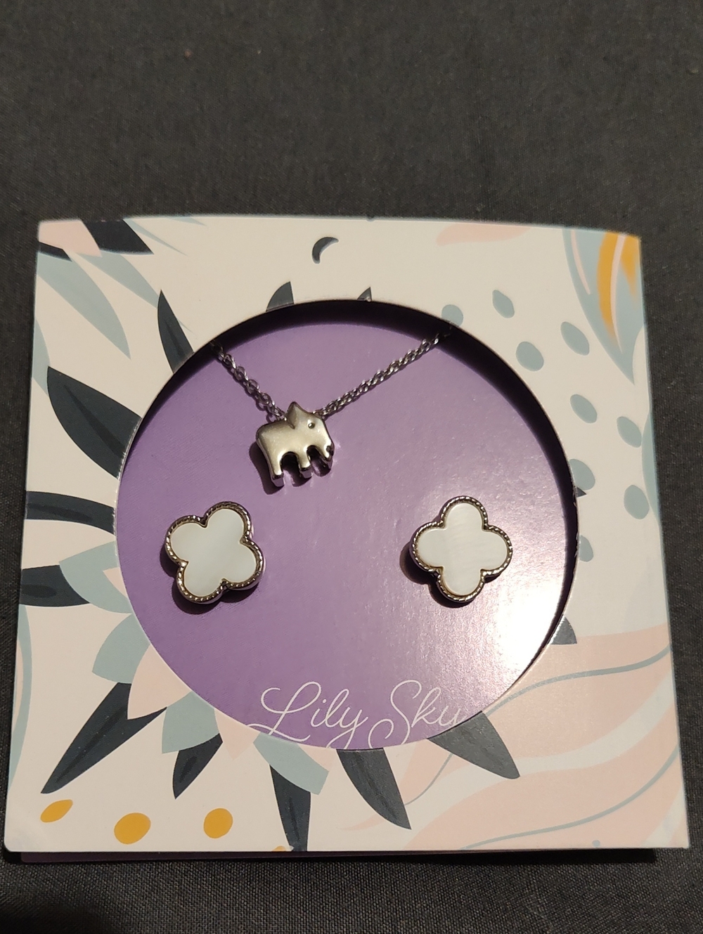 Lily Sky Designs Silver Elephant Necklace & Clover Stud Earrings Set - White